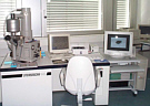 Rasterelektronenmikroskop mit Auswertungsplatz - zum Vergrern anklicken